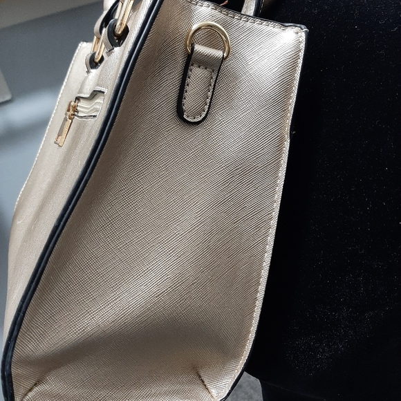 Purse - Picture 5 of 7